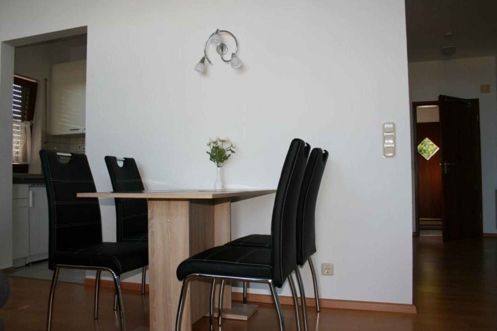 Haus Lahntalblick Apartment บัดเอมส์ ภายนอก รูปภาพ